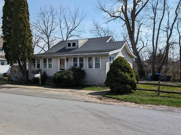 815 Pleasant Ave, Upper Chichester, PA 19061