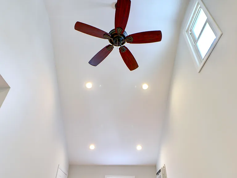 605 Meacham Ave #2 — Photo 4