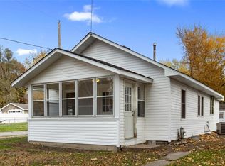 1219 E 32nd St, Des Moines, IA 50317