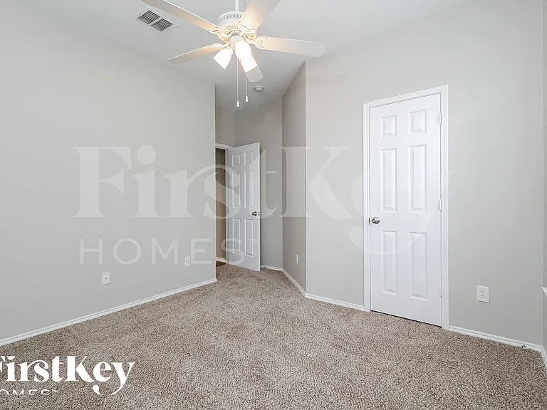 802 Hawthorne Rd — Photo 10