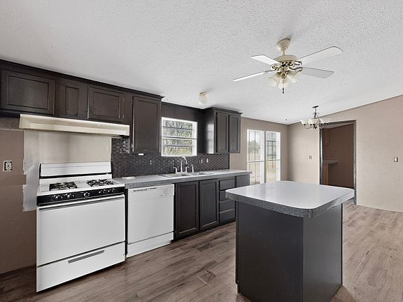 2nd image of 154 Shelby Cir