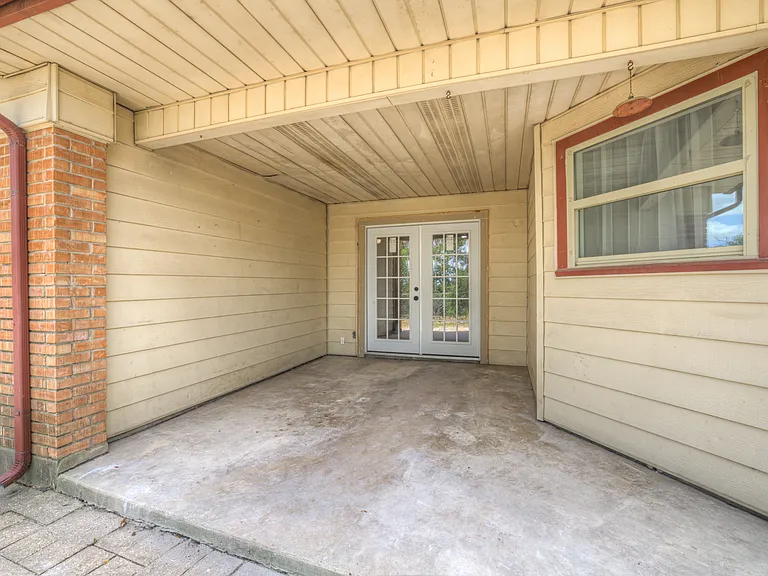 129 Young Ave — Photo 26