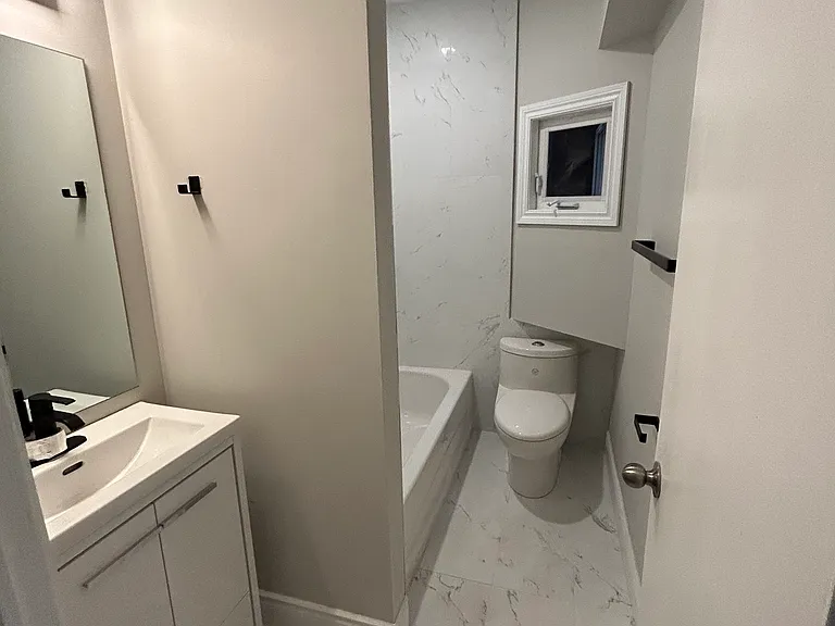 144 Locke St S #3 — Photo 19