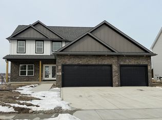 8384 Willow Haven Dr, Saint John, IN