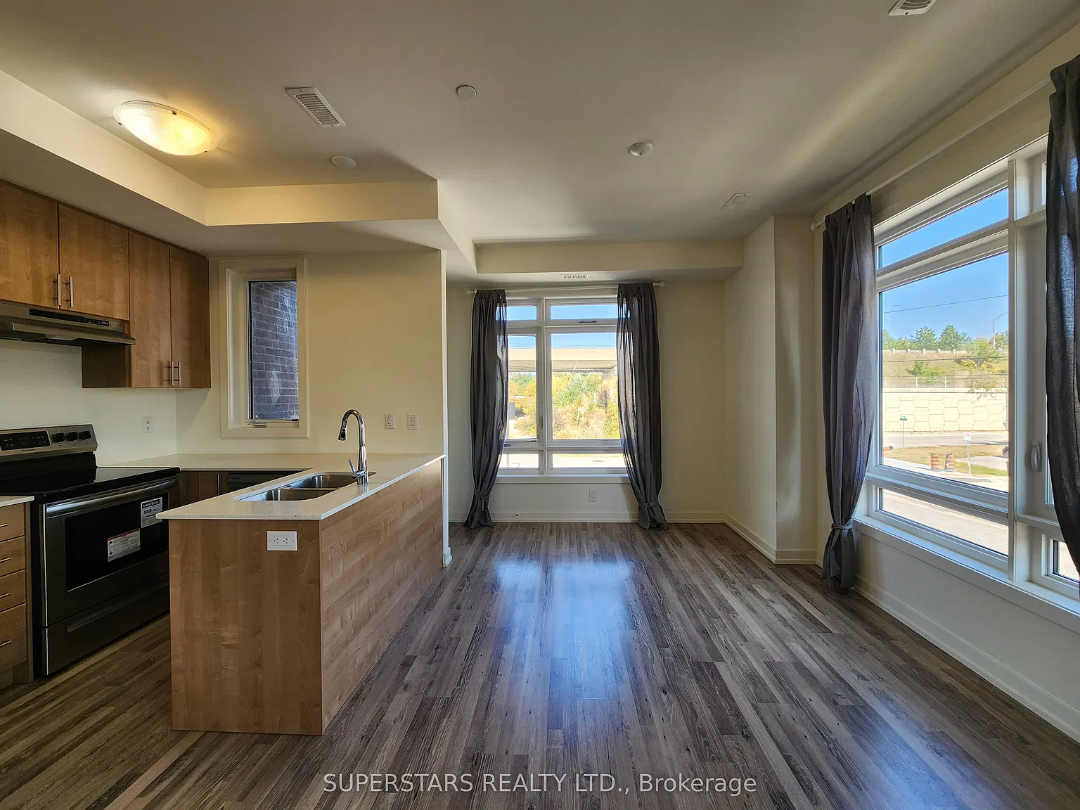 2 bed, $2,700 — Photo 3