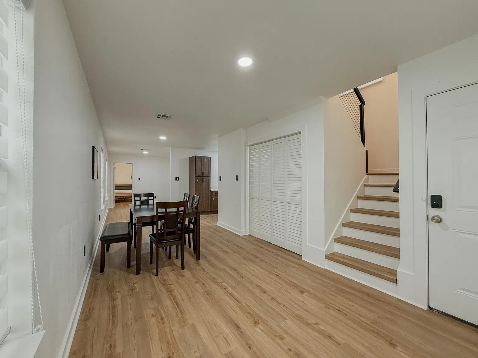 4 bed, 3.0 bath, 1661 sqft, $866 — Photo 4