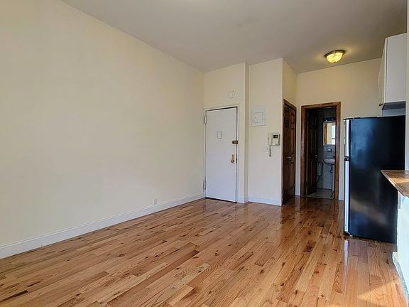 2nd image of 309 E 37th St #1AA