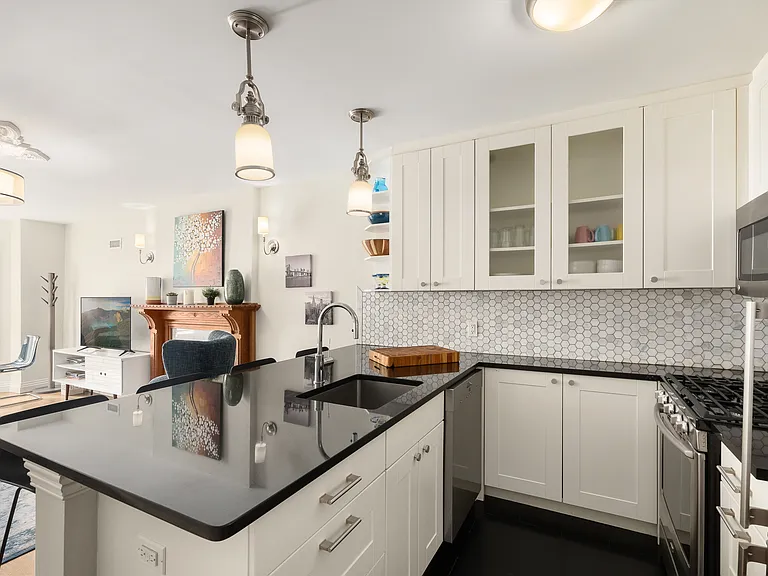 131 Saint Johns Pl #GFL — Photo 4