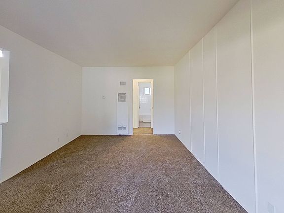 3rd image of 10800 Crenshaw Blvd APT 6