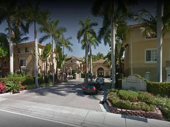 2891 NE 185th St #10, Miami, FL 33180