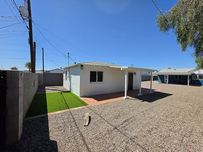 2803 E Monroe St #A — Photo 2