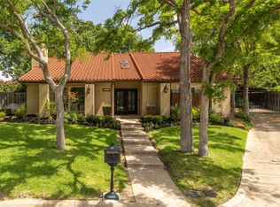 1819 Foxwood Ct, Arlington, TX 76012