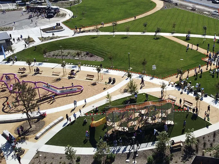 Don Biddle Community Park (10 min walk)
