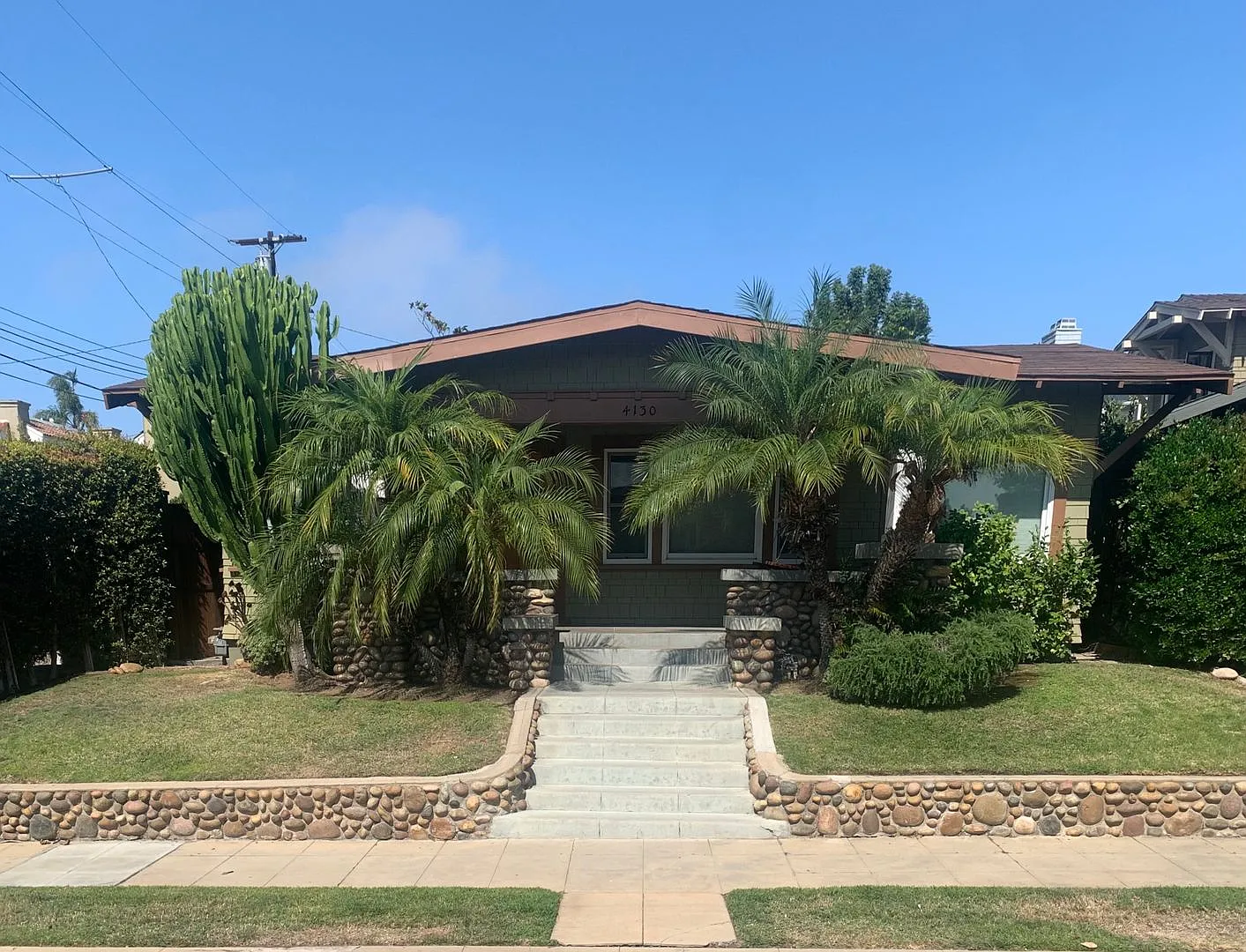 Amazing Pet Friendly Home in Mission Hills — Photo 1
