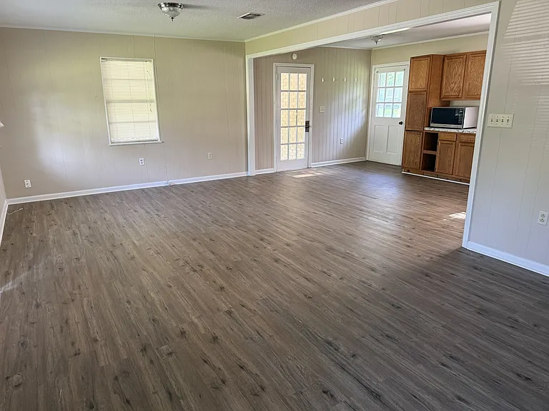 114 N Broad St — Photo 3