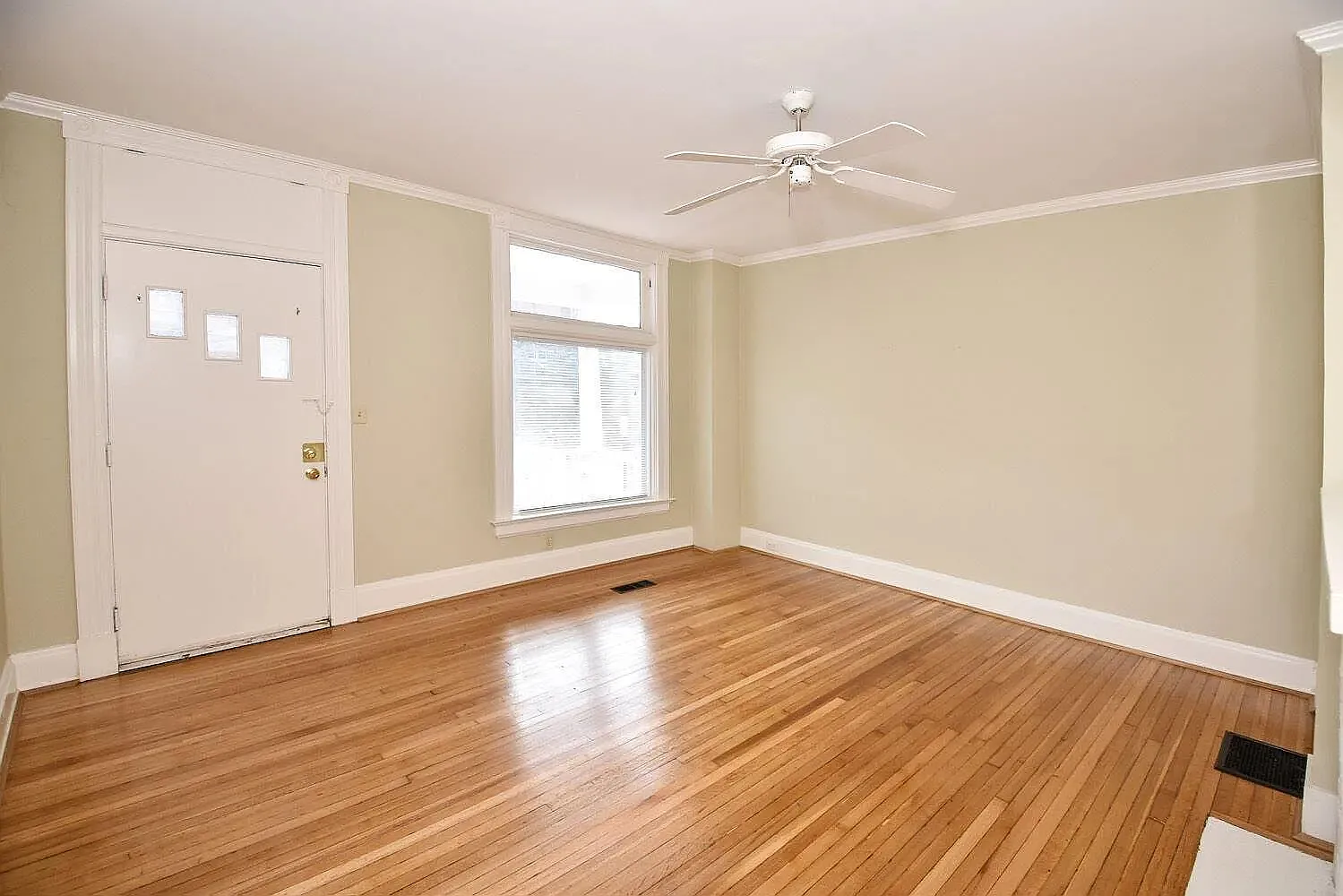 1 bed, 850 sqft, $1,200 — Photo 4