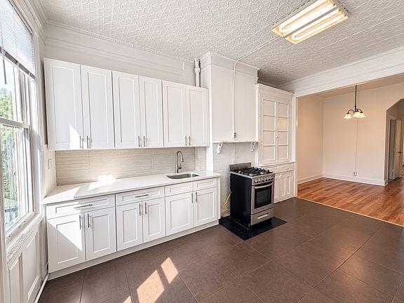 3rd image of 361 Palmetto St APT 3R