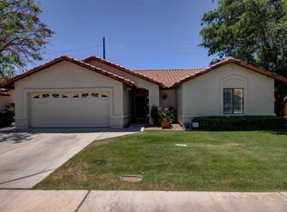 1225 E Greenway Cir, Mesa, AZ 85203