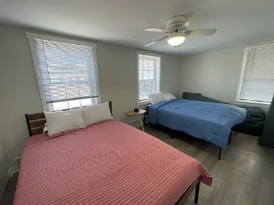 2nd image of 301 E 10th St