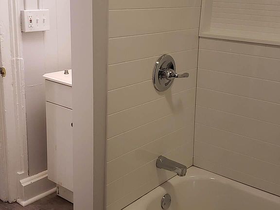 4th image of 902 River St Unit 2