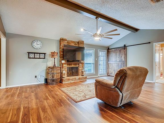 5th image of 511 Hinsdale Dr