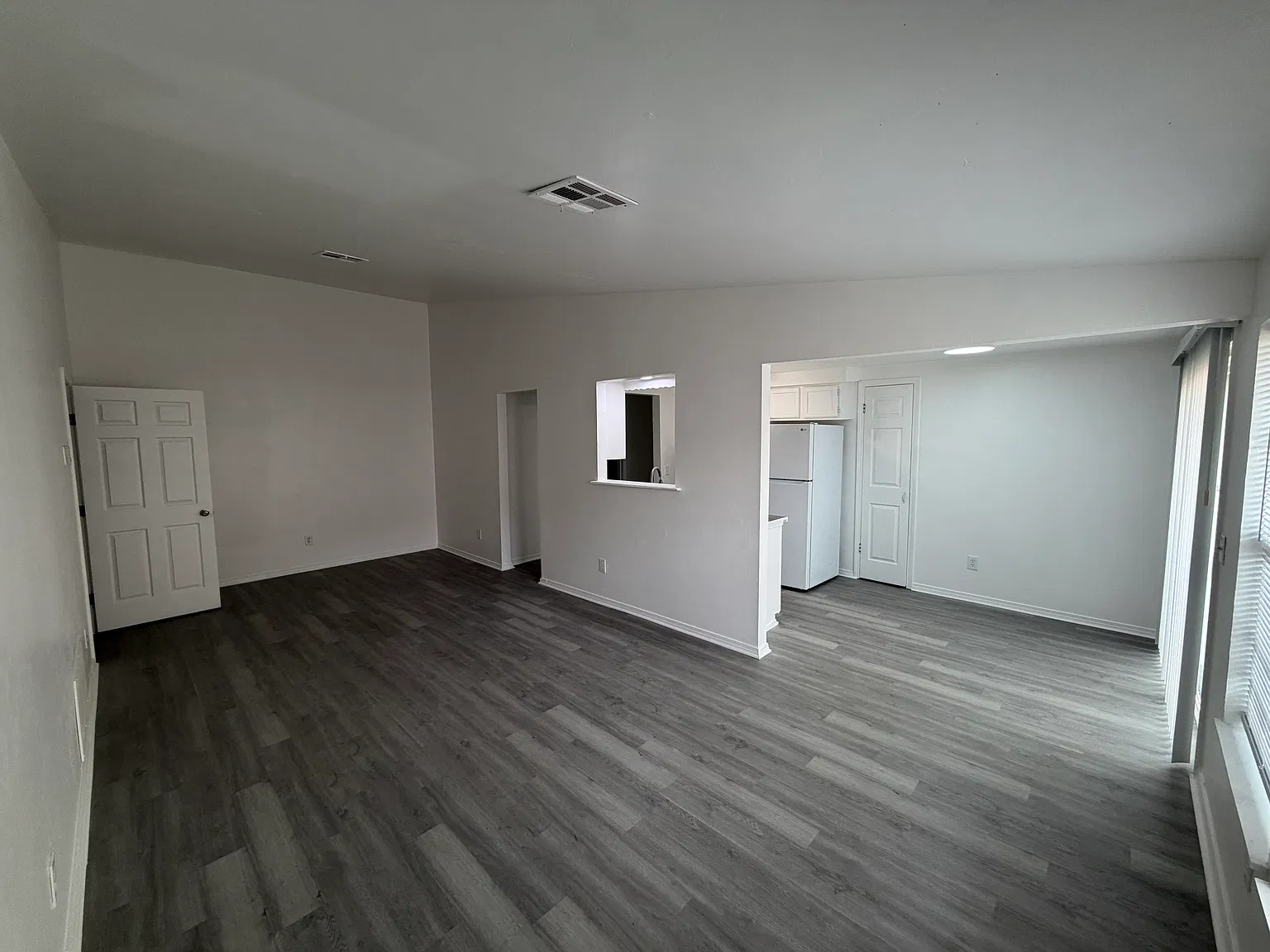 3 bed, 1144 sqft, $1,300 — Photo 2