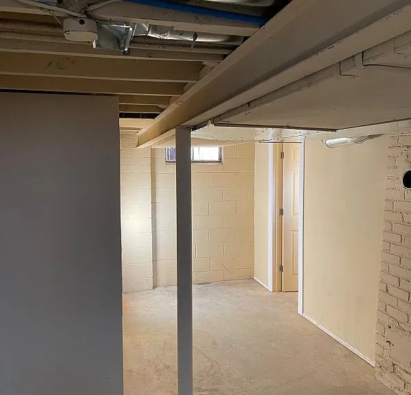 20495 Mendota St — Photo 12