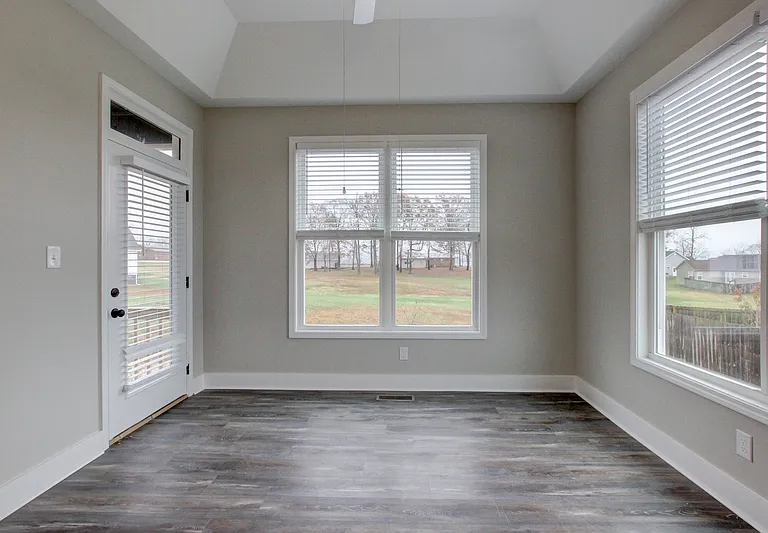 128 Riverbend Dr — Photo 33