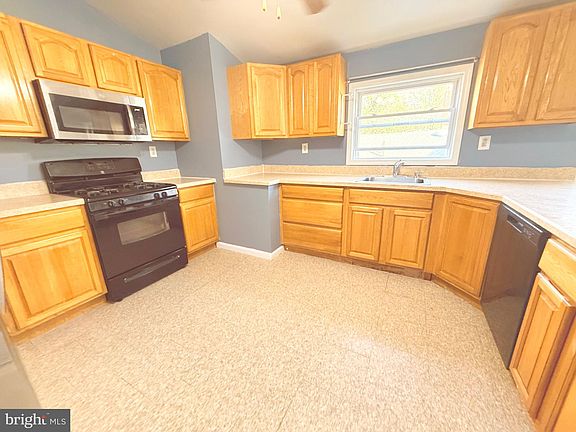 4th image of 733 N Lenola Rd