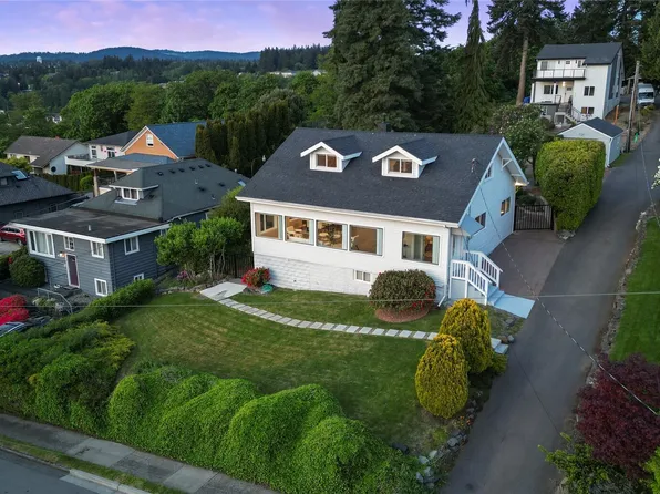 420 Renton Avenue S, Renton, WA 98057