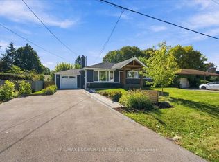 38 Enmore Ave, Hamilton, ON L9G2H3