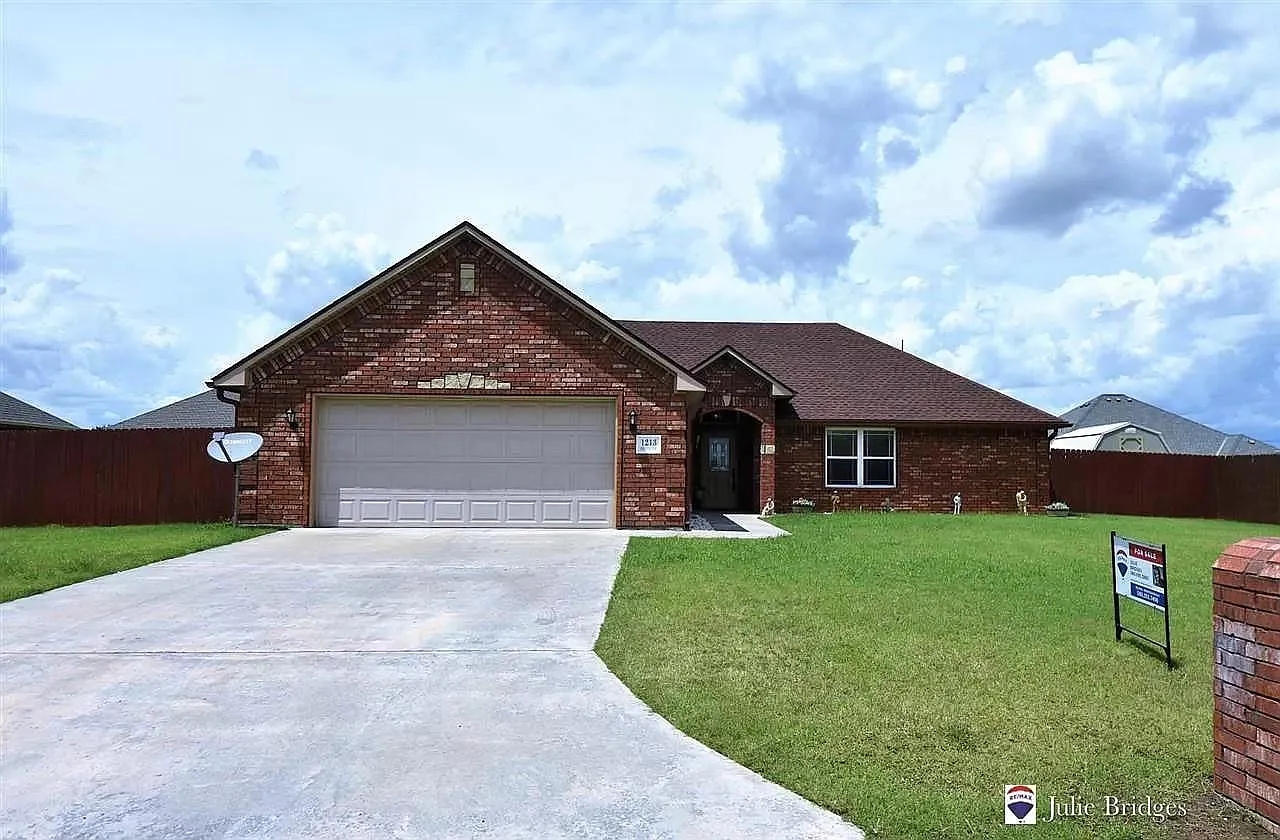4 bed, 1750 sqft, $2,000 — Photo 1