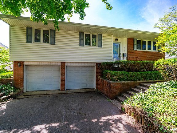 2nd image of 3927 Monterey Dr