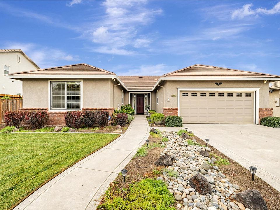1st image of 2025 Mariposa Dr