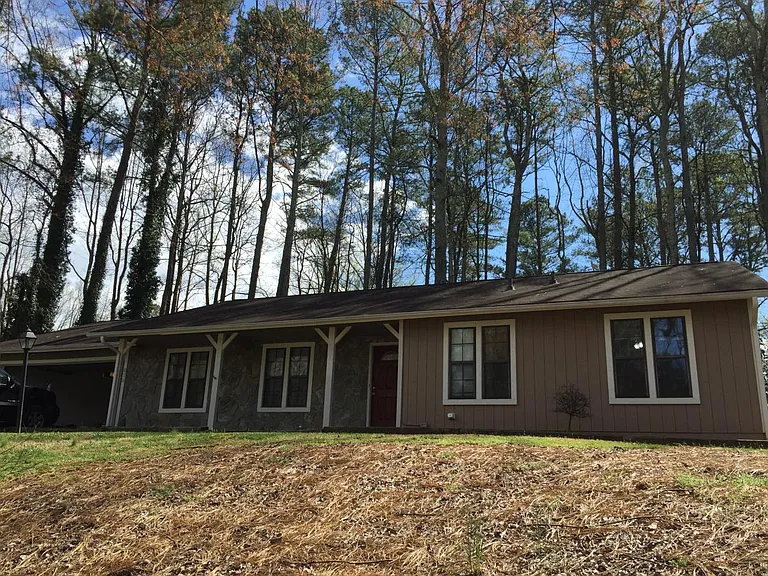 678 Shagbark Ct SE — Photo 2