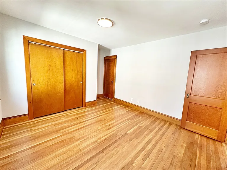 75 Governor Winthrop Rd — Photo 32