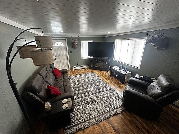 3rd image of 131 Penn St