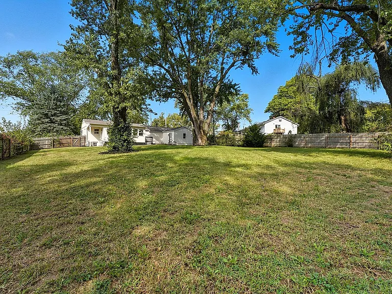 3605 SW Pryor Rd — Photo 18