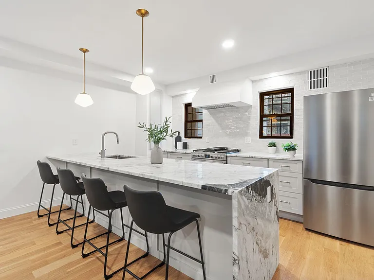 82 Colgate St #3 — Photo 2