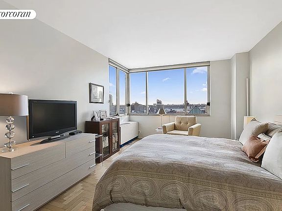 3rd image of 350 W 50th St APT 10E