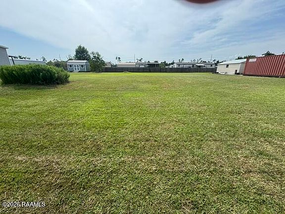 3rd image of Columbia Dr