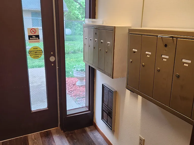 Winneshiek Apartments — Photo 5