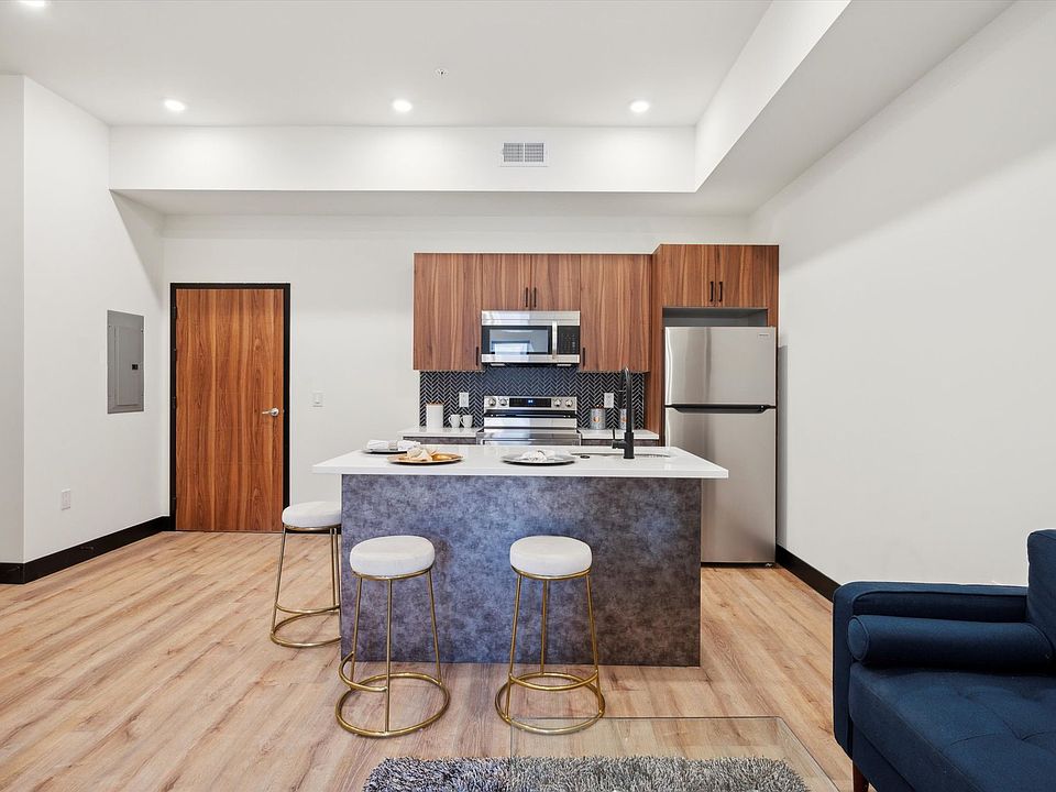 1st image of 3314 Fairmount Ave #214