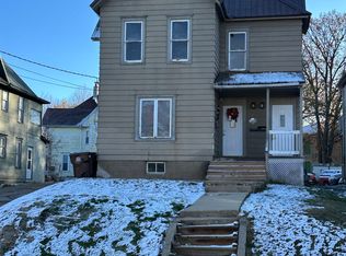 1109 S Carroll Ave, Freeport, IL 61032