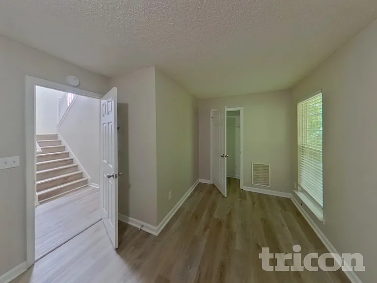 5741 Amerson Ln — Photo 11