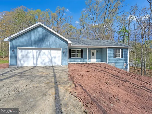 2421 Running Bear Cv, Auburn, PA 17922