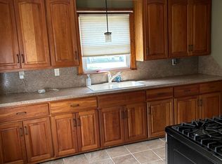 44 Wilson St, Agawam, MA 01001