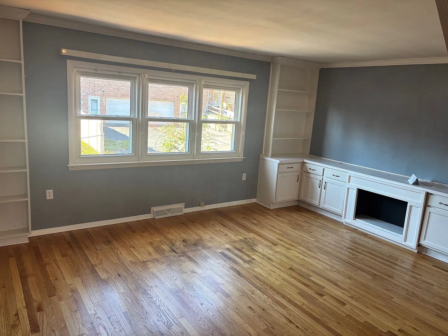 Newly Updated 3BR, 2BA Home Spacious & Move-In Ready Reading, PA — Photo 2