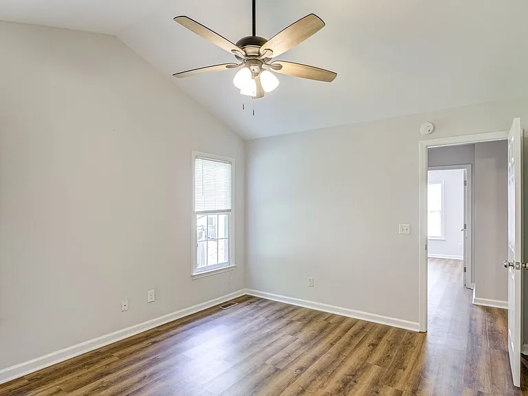 126 Crookham Ct — Photo 19