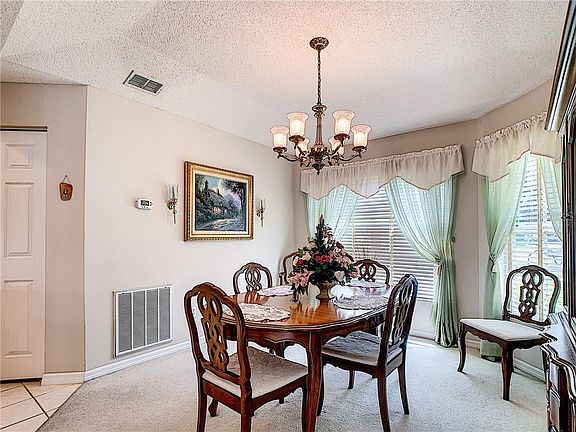 3rd image of 2119 Sherwood Forest Dr